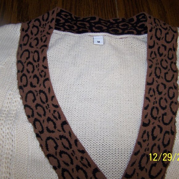 Pearl button cardigan with leopard trim, Medium - Picture 2 of 4